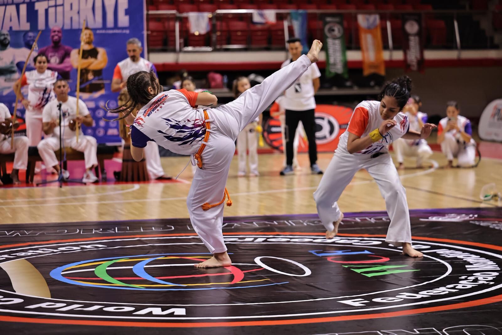 Kahramanmaraşlı capoeira sporcuları Samsun’dan 5 madalyayla döndü!